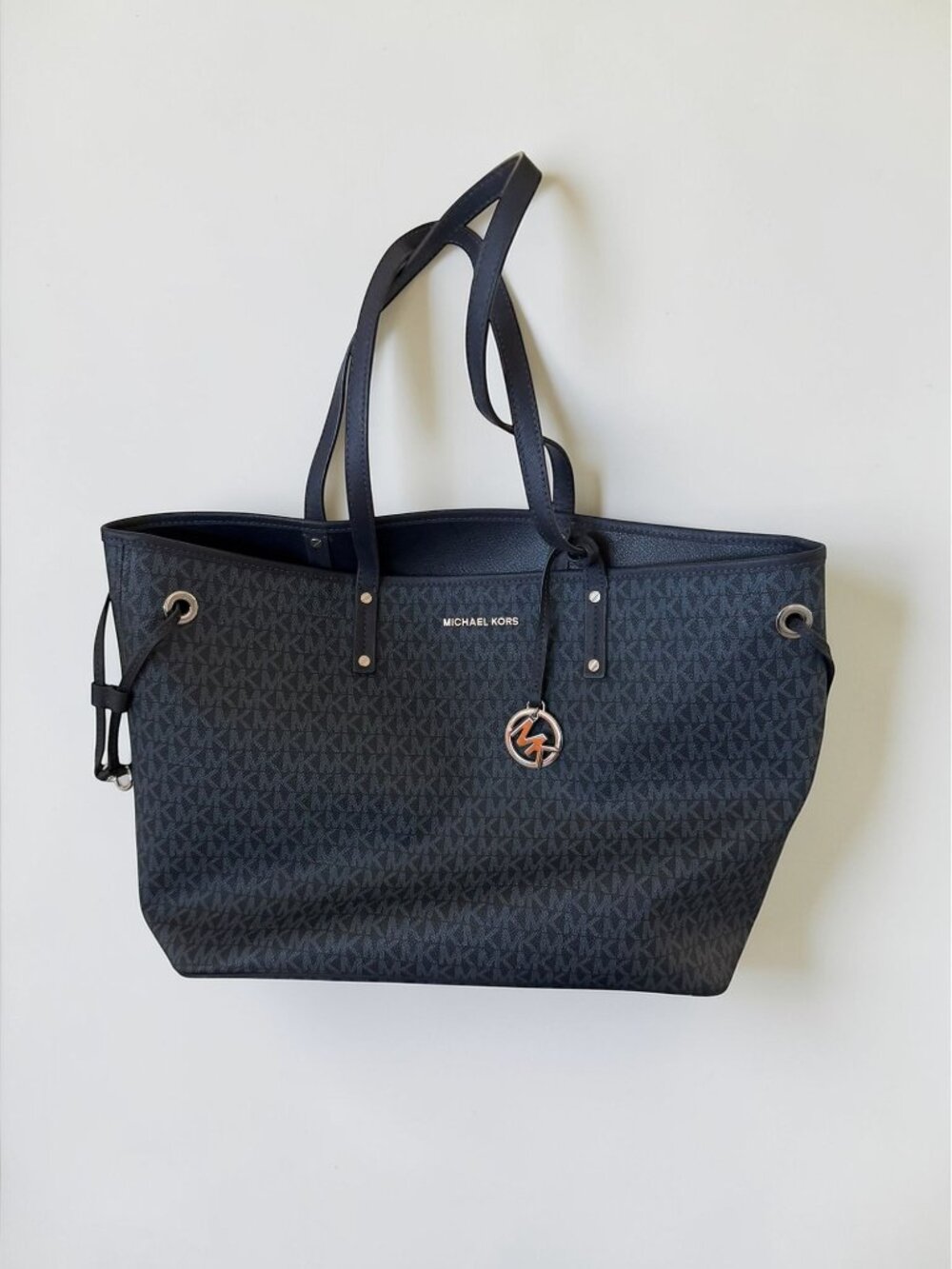 MICHAEL KORS Navy JetSet Saffiano Logo Reversible Tote Bag - Picture 1 of 9